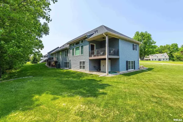 Le Claire, IA 52753,2302 DEER RIDGE CIR