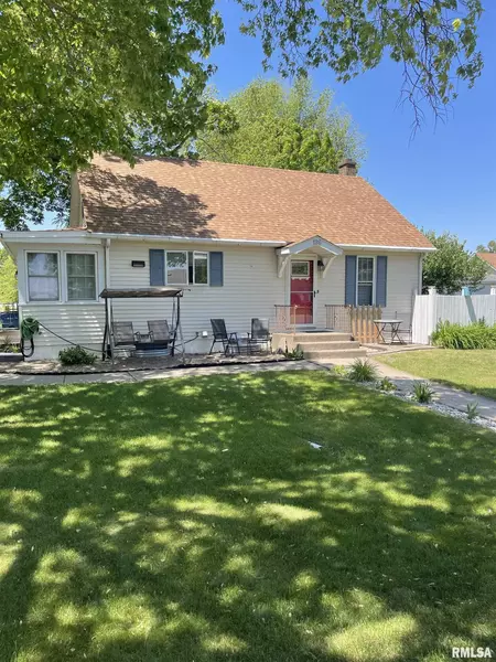 126 S GENESSEE ST, Blue Grass, IA 52726