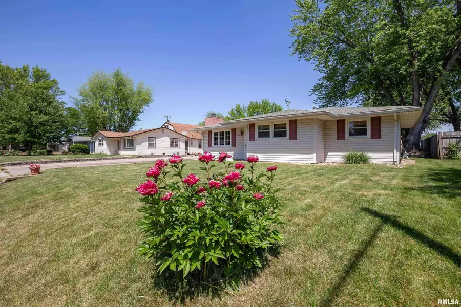 2403 11TH ST, Silvis, IL 61282