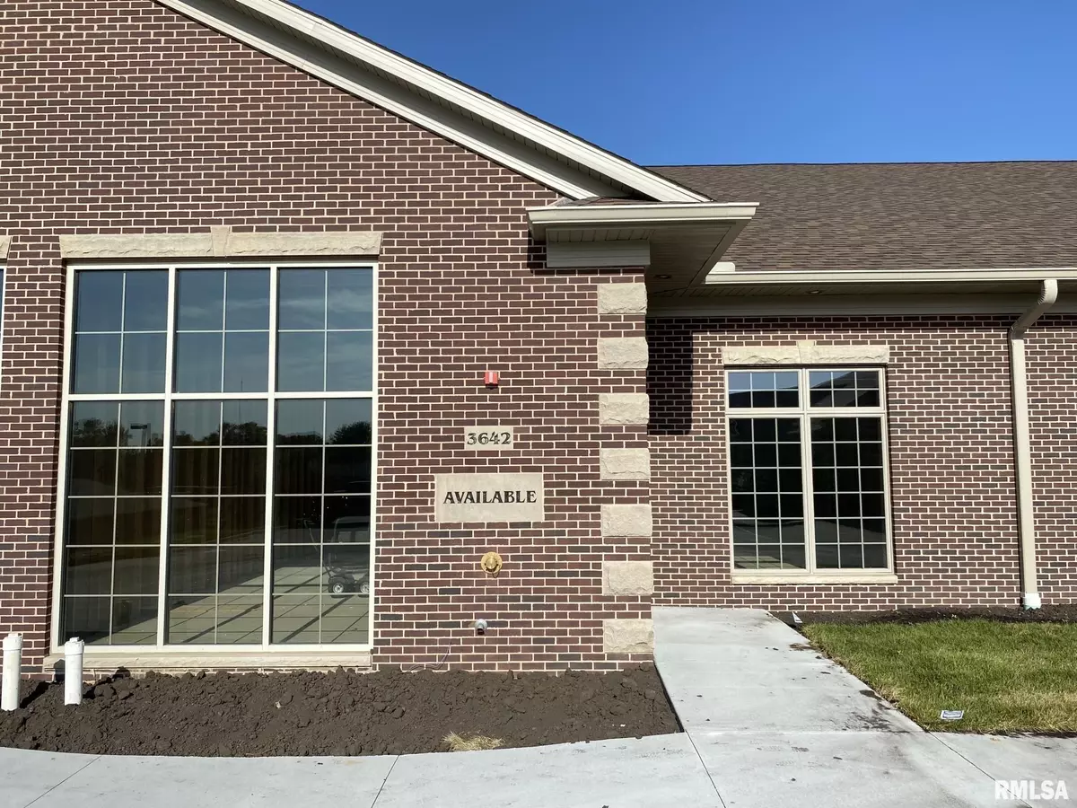 Bettendorf, IA 52722,3642 UTICA RIDGE RD