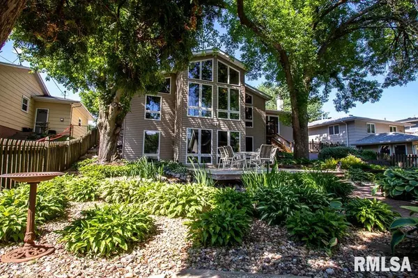 Davenport, IA 52806,2625 W 35TH ST