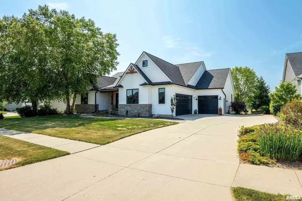 Le Claire, IA 52753,36 COUNTRY CLUB CT