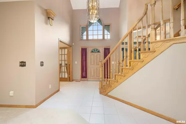 Davenport, IA 52807,6030 LAKELAND CT