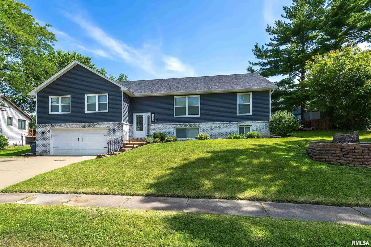 Bettendorf, IA 52722,1530 GRAPLER CT