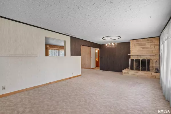 Blue Grass, IA 52726,708 S MISSISSIPPI ST