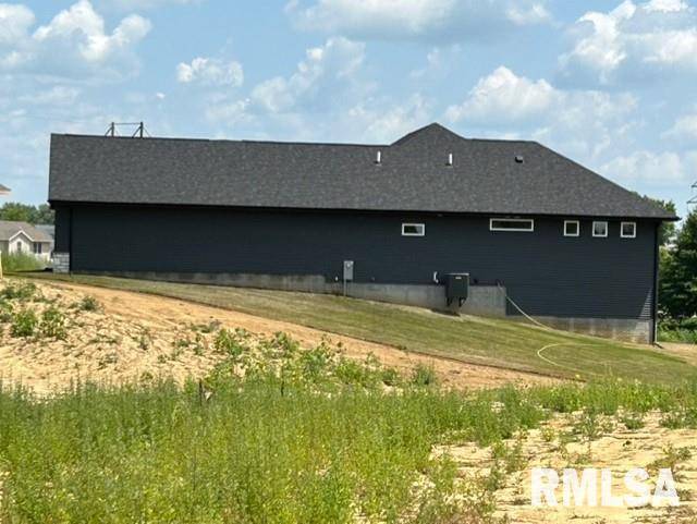 Davenport, IA 52807,2011 E 59TH CT