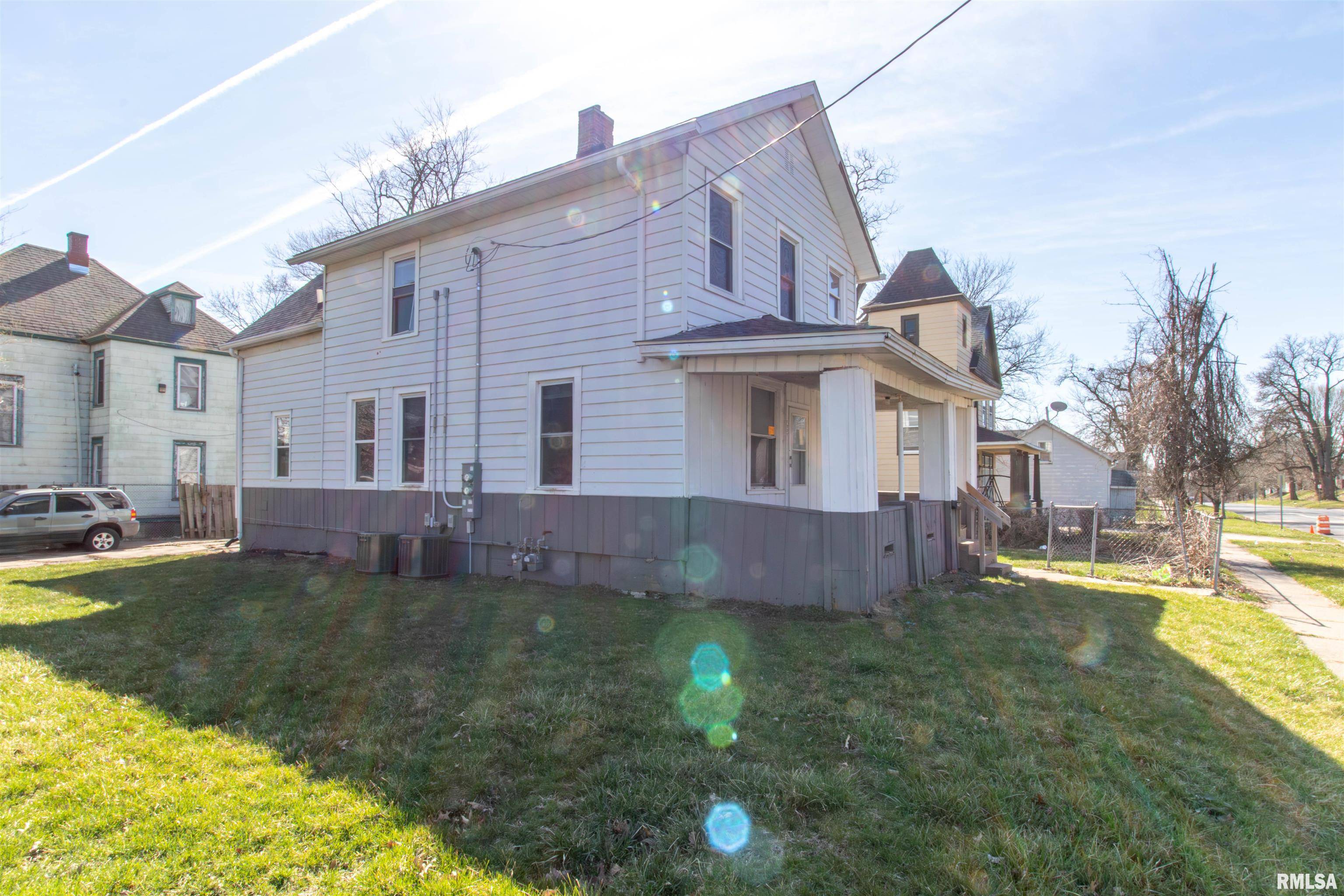 1327 GAINES ST, Davenport, IA 52804