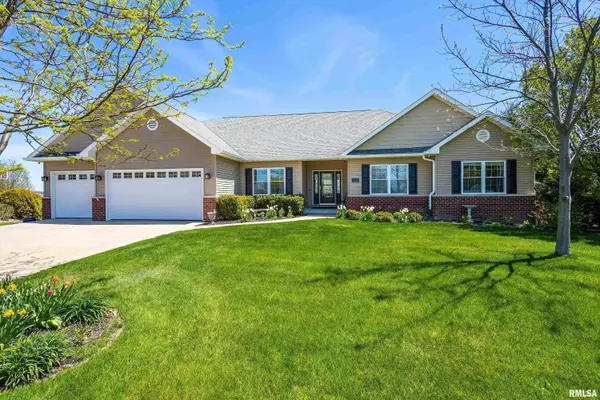 Bettendorf, IA 52722,5246 HOPEWELL CT