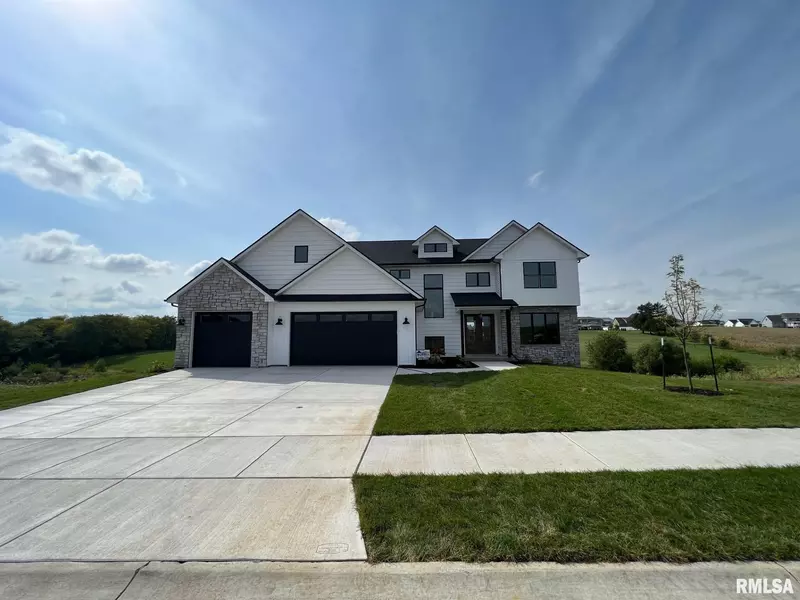 5454 Tucker TRL, Bettendorf, IA 52722