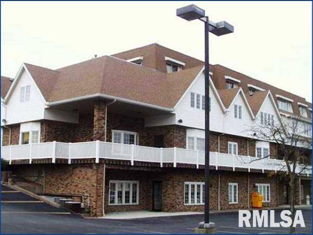2435 KIMBERLY RD #60S, Bettendorf, IA 52722