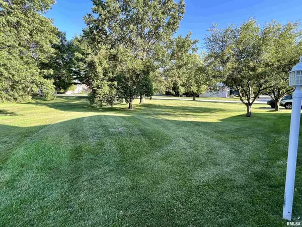 Bettendorf, IA 52722,4635 CROW CREEK CT