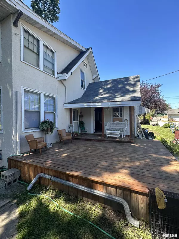 Burlington, IL 52601,614 S 12TH ST