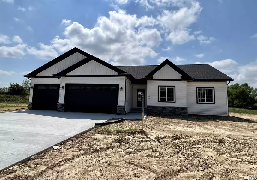 683 SWEET WOOD LN, Blue Grass, IA 52726