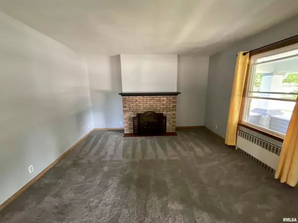 Geneseo, IL 61254,329 S OAKWOOD AVE