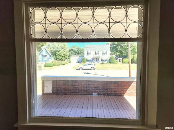 Geneseo, IL 61254,315 N RUSSELL AVE