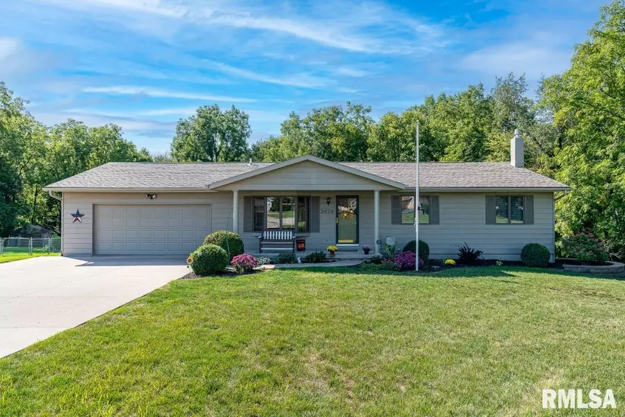 2474 PHEASANT RUN RD, Muscatine, IA 52761