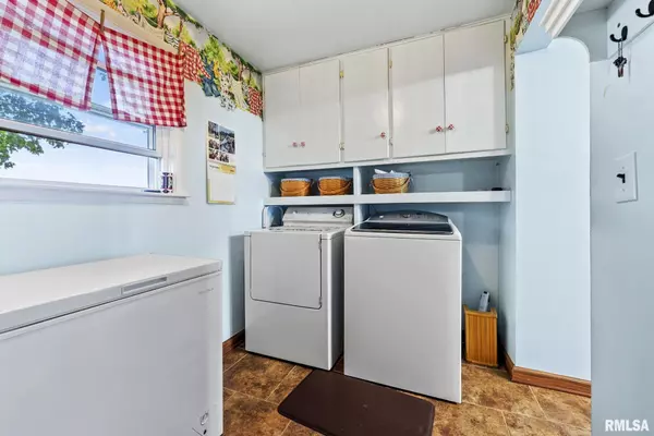 Walcott, IA 52773,17755 60TH AVE