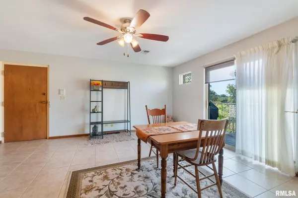 Moline, IL 61265,920 17TH ST #34