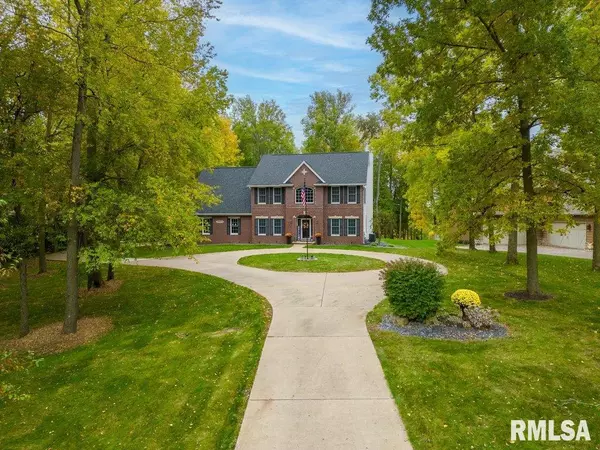 Le Claire, IA 52753,2397 FOREST REED PL