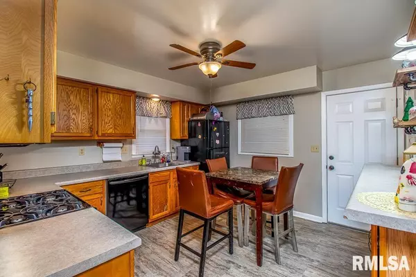 Moline, IL 61265,2814 8TH AVE