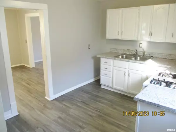 Rock Island, IL 61201,928 13TH AVE