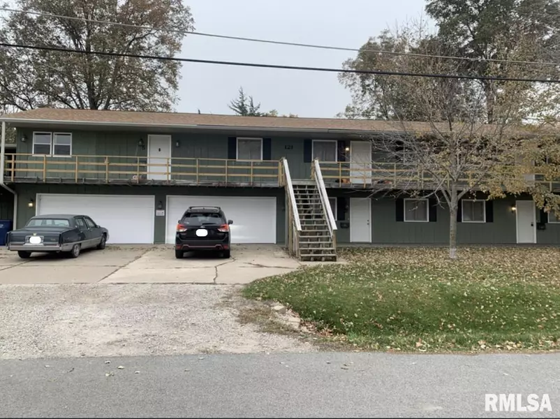 121 E 2ND ST, Andalusia, IL 61232