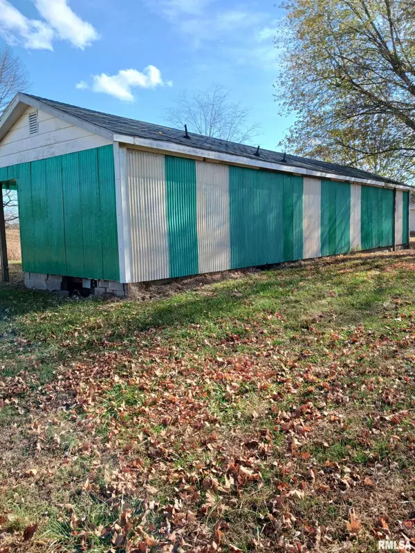 Buncombe, IL 62912,1875 S Lick Creek RD