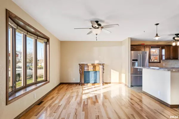 Buffalo, IA 52728-0141,212 2ND ST