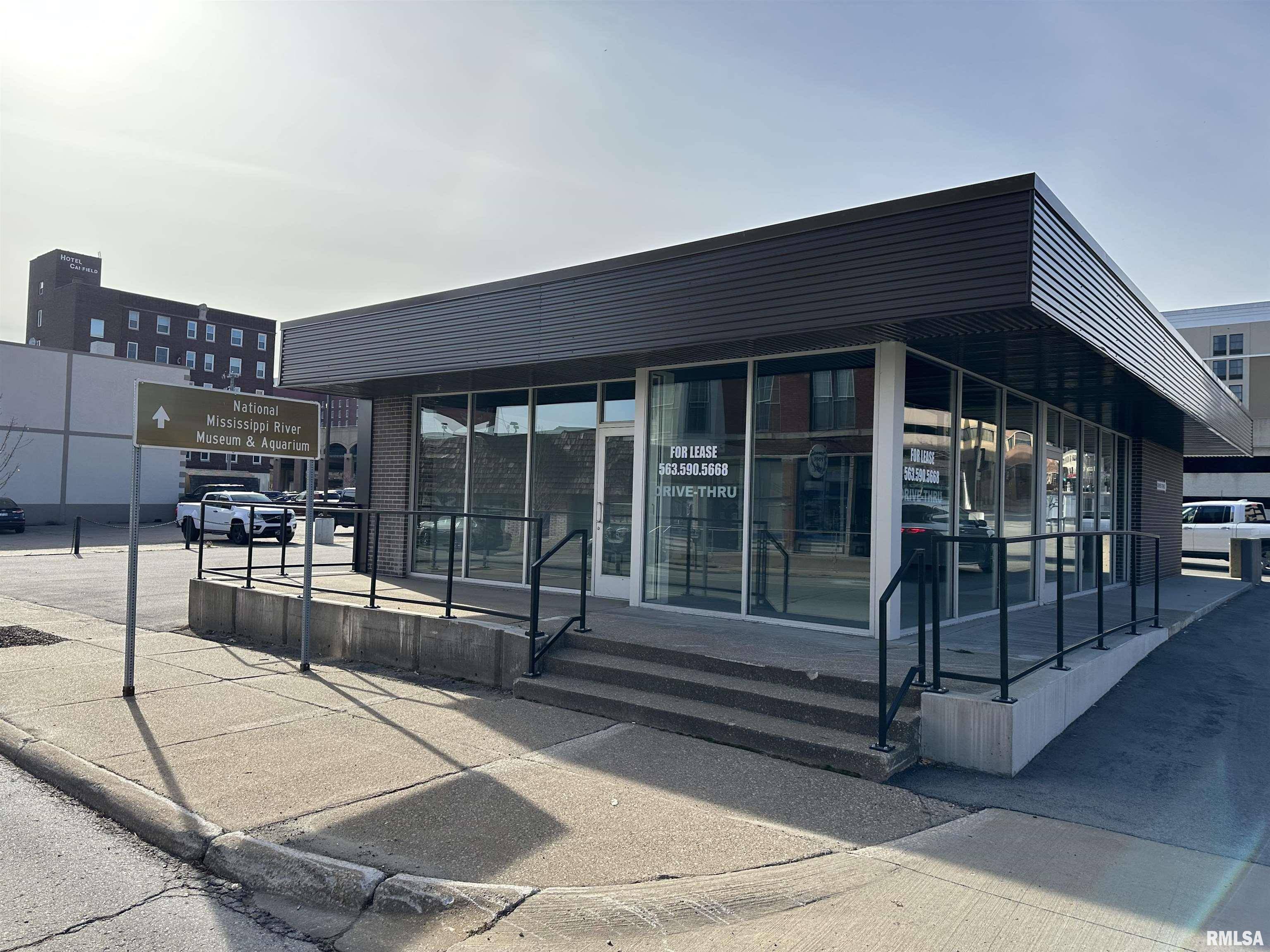 485 CENTRAL AVE, Dubuque, IA 52001