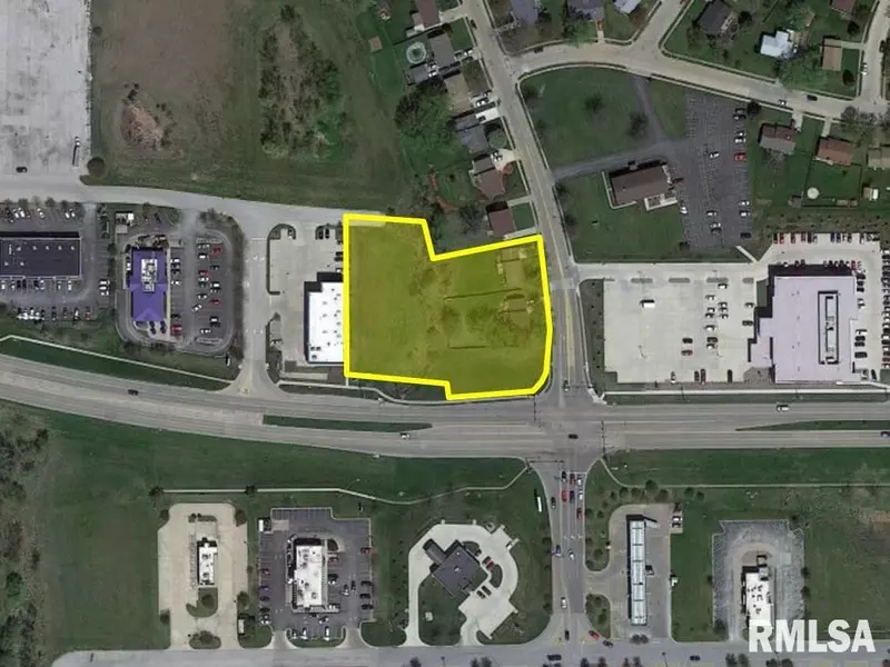 3300 W KIMBERLY RD, Davenport, IA 52806