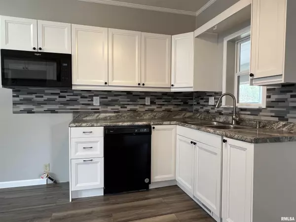 Moline, IL 61265,1212 13TH AVE