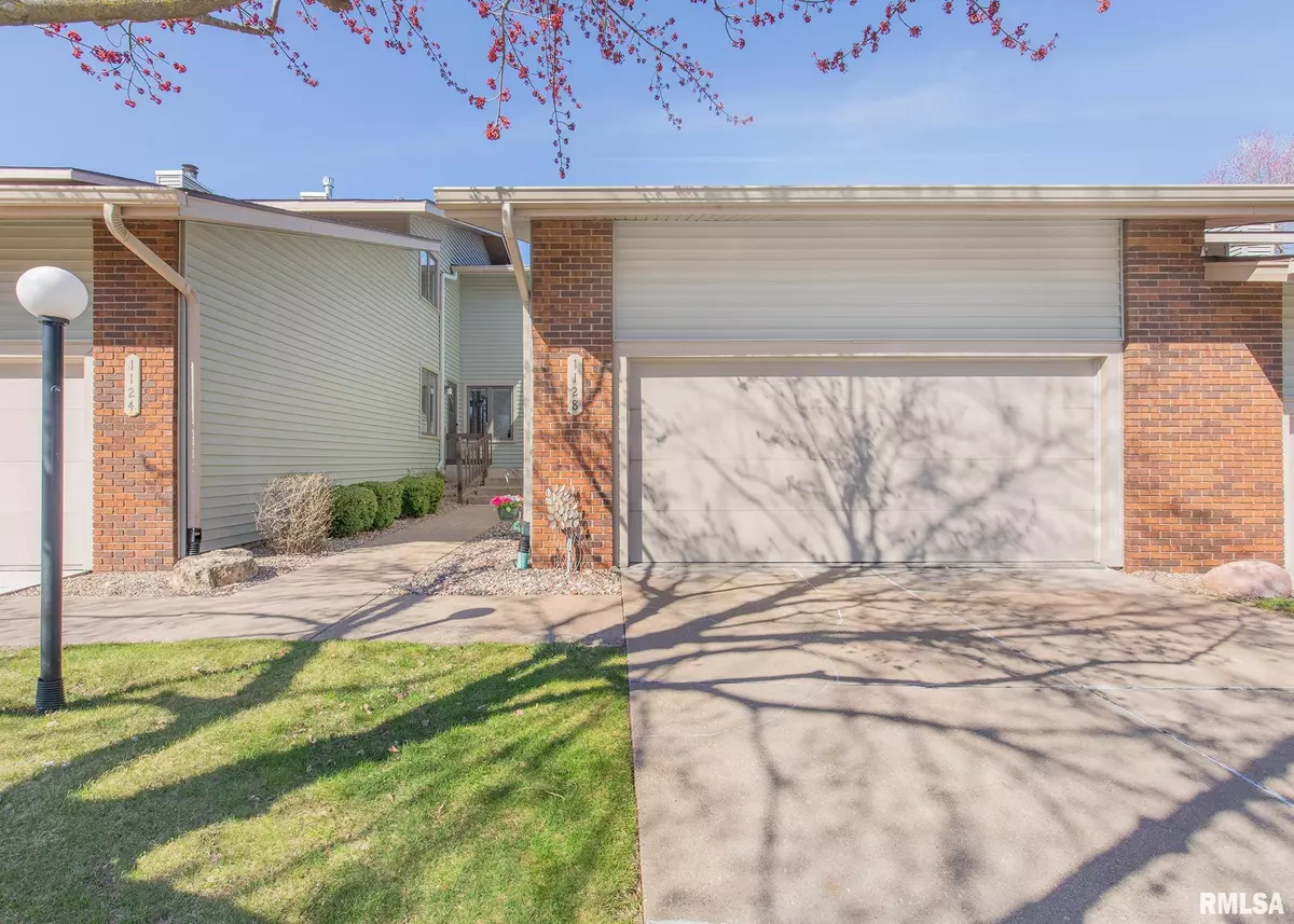 Bettendorf, IA 52722,1128 TERRACE PARK DR