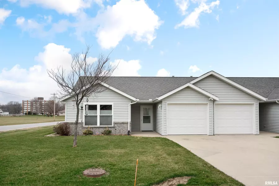 501 LARKSPUR LN, Geneseo, IL 61254