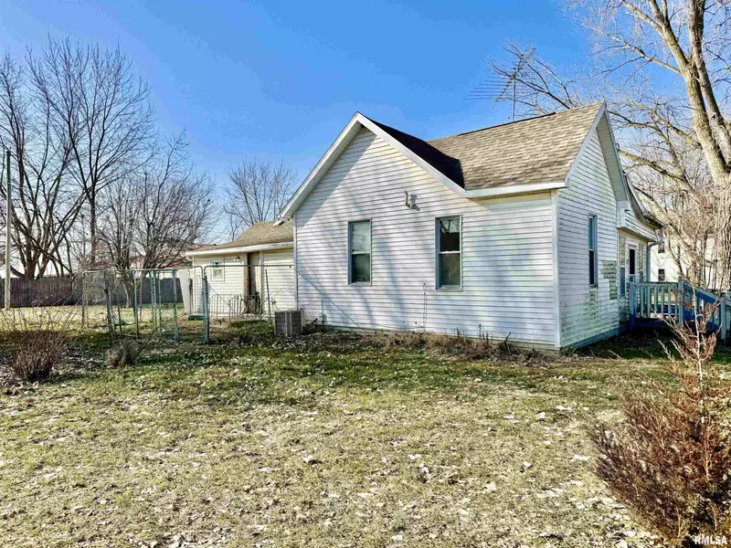 108 W JACKSON ST, Joy, IL 61260