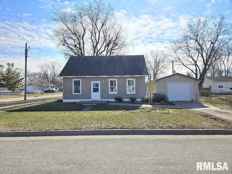 120 E 2ND ST, Wilton, IA 52778