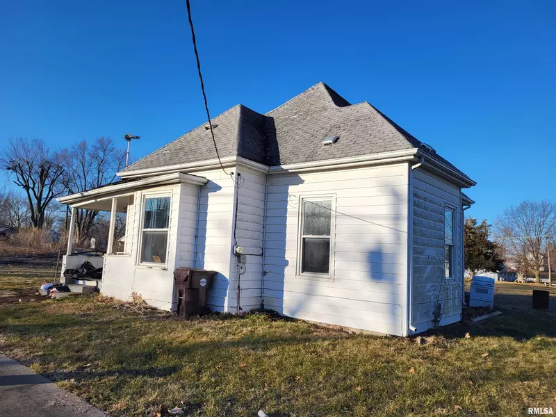 405 N Stanford ST, Griggsville, IL 62340