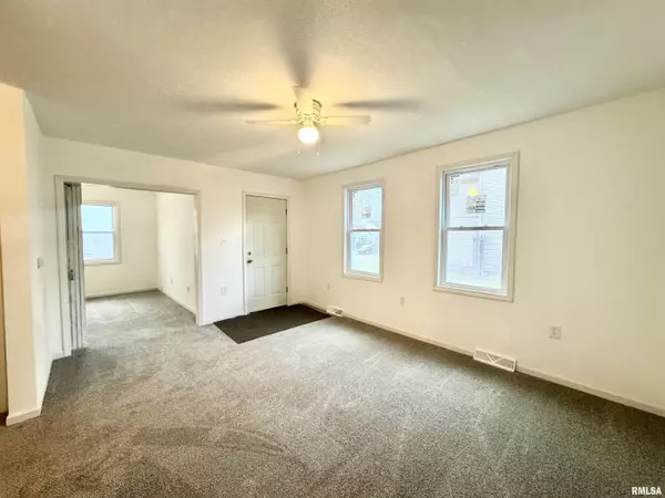 Clinton, IA 52732,827 10TH Avenue South