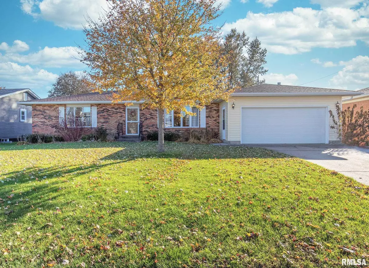 Walcott, IA 52773,341 W PARKVIEW DR