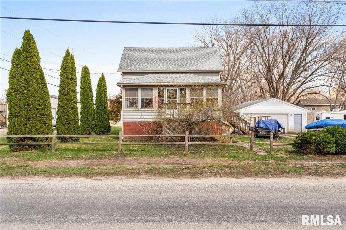 17955 SPENCER RD, Pleasant Valley, IA 52767