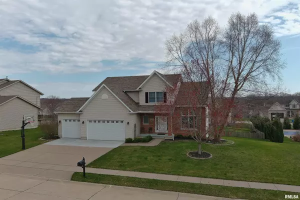 Le Claire, IA 52753,1038 BLUFF LN