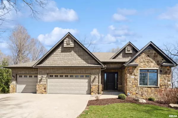 Le Claire, IA 52753,17 Hollows CT