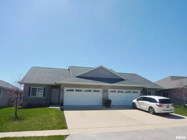 Eldridge, IA 52748,119 W PINEHURST DR