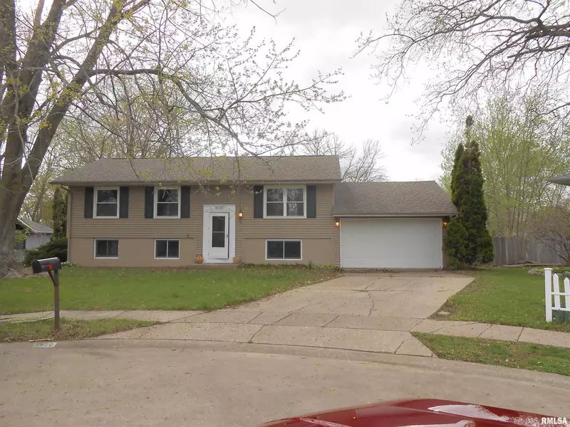 5620 TAYLOR CT, Davenport, IA 52806