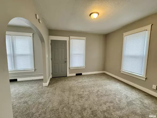 East Moline, IL 61244,1360 12TH AVE