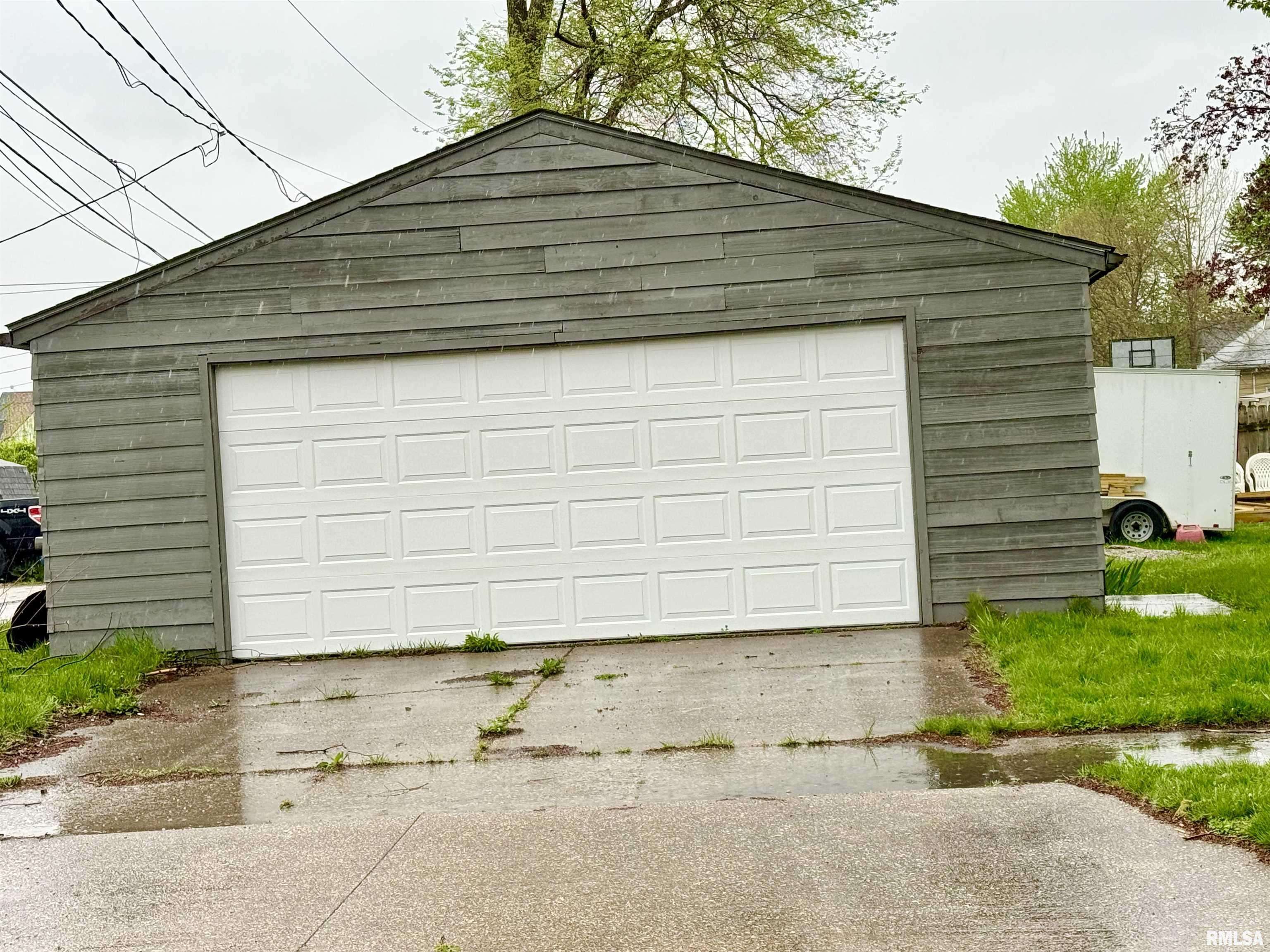 East Moline, IL 61244,1360 12TH AVE