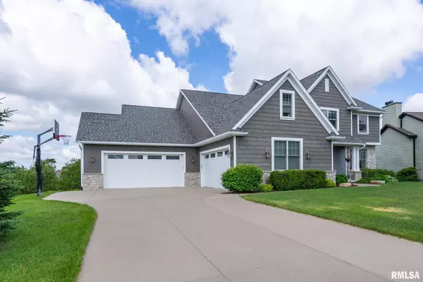 Bettendorf, IA 52722,6084 CASPIAN CT