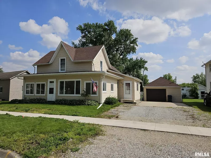 114 E 1ST ST, Wilton, IA 52778