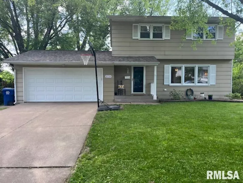 2714 HEATHER LN, Bettendorf, IA 52722