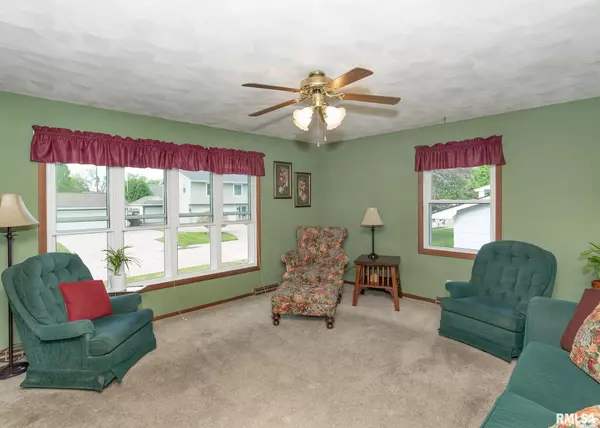 Coal Valley, IL 61240-9345,509 W 16TH AVE