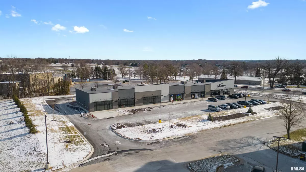 Bettendorf, IA 52722,2570 MIDDLE RD #2